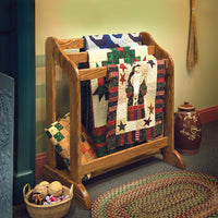 Woodworking Project Paper Plan to Build Heirloom Quilt Stand alt 0