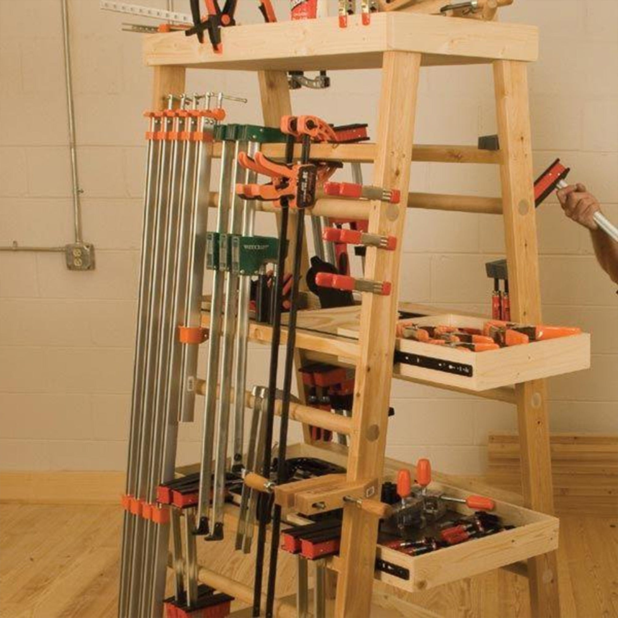 Woodworking Project Paper Plan to Build Clamp Rack alt 0