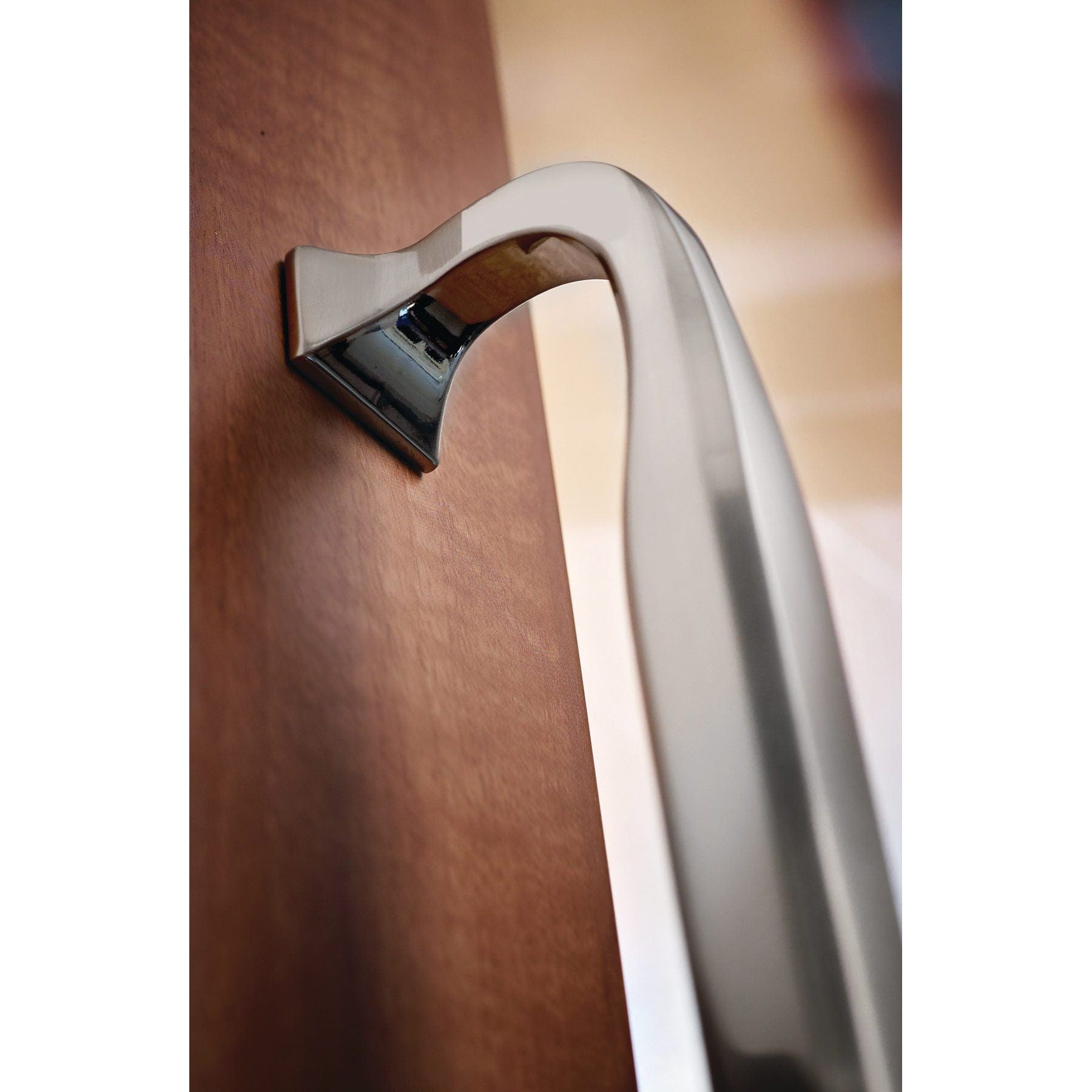 Transitional Pull, 5-1/16" Center-to-Center, Brushed Oil-Rubbed Bronze alt 0