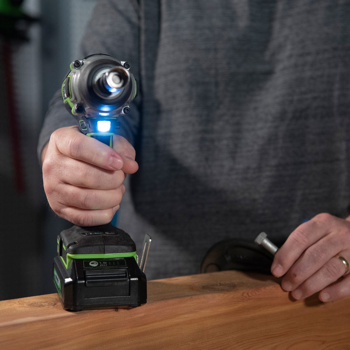 GW 24V BL Impact Kit with Two 2AH Batteries and Charger alt 0