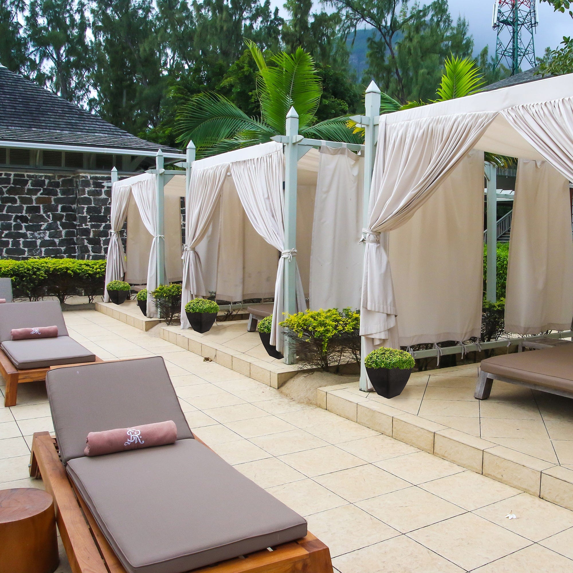 12" Square Garden Planter Graphite alt 0