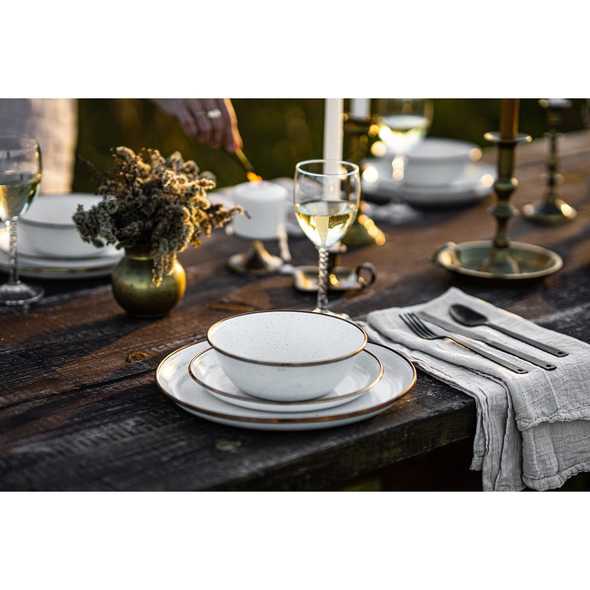 Enamel Deep Plate Set Eggshell Indoor/Outdoor alt 0